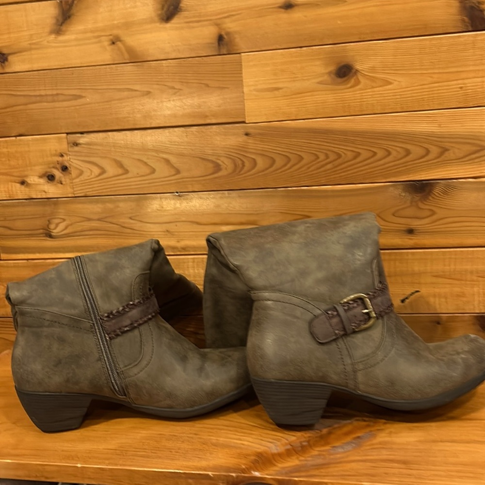 Women’s Wide Calf Boots